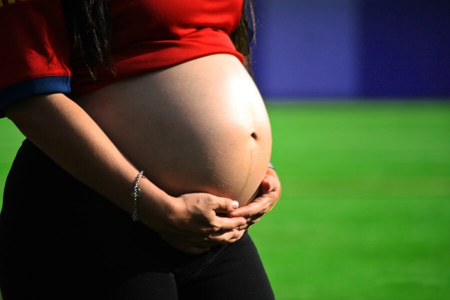pregnant women suffering with zika virus